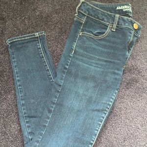 Dark wash American Eagle skinny jeans / jeggings